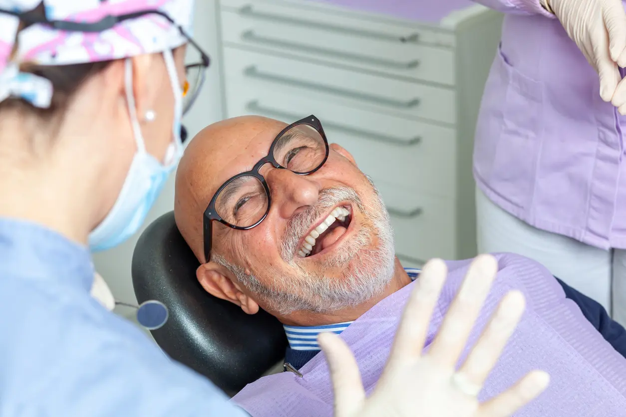 How Private Dentists Determine the Optimal Timing for Wisdom Tooth Removal Based on Individual Root Development Patterns